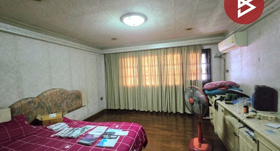 For sale 4 bedrooms townhouse in Thung Khru, Bangkok