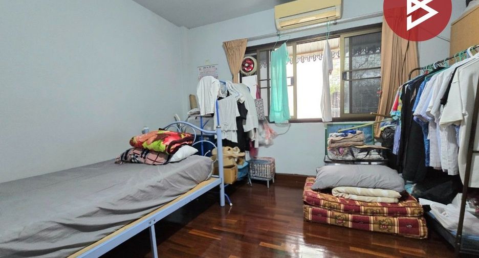 For sale 4 bedrooms townhouse in Thung Khru, Bangkok