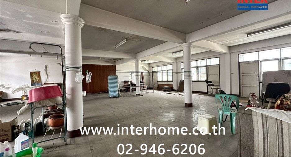 For sale 6 bedrooms retail Space in Khlong San, Bangkok