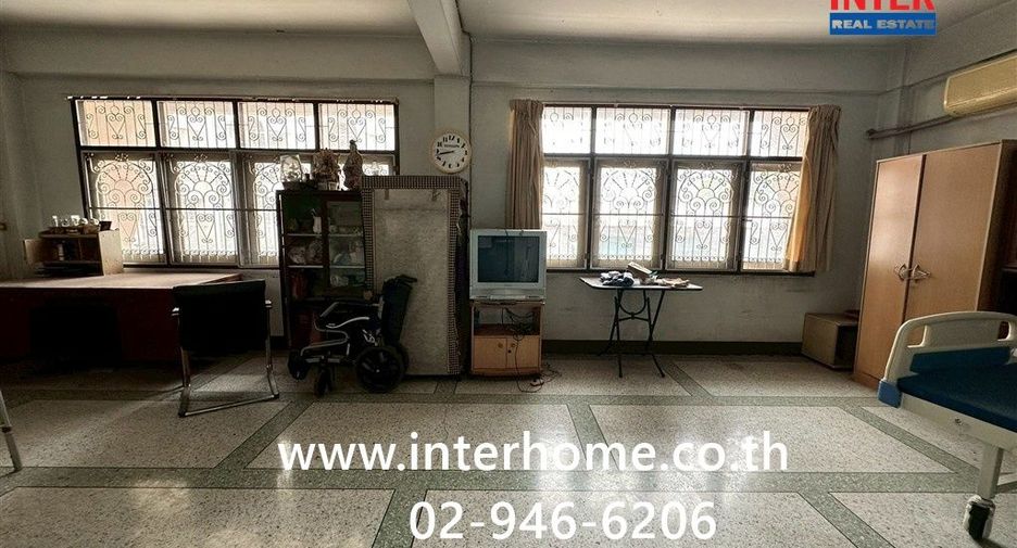 For sale 6 bedrooms retail Space in Khlong San, Bangkok
