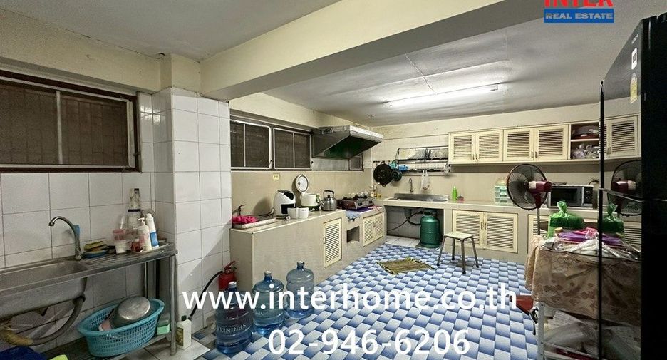 For sale 6 bedrooms retail Space in Khlong San, Bangkok