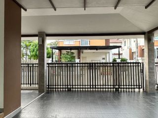 For sale 3 bedrooms house in Si Racha, Chonburi