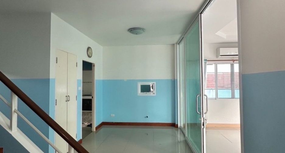 For sale 3 bedrooms house in Si Racha, Chonburi