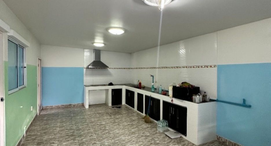 For sale 3 bedrooms house in Si Racha, Chonburi