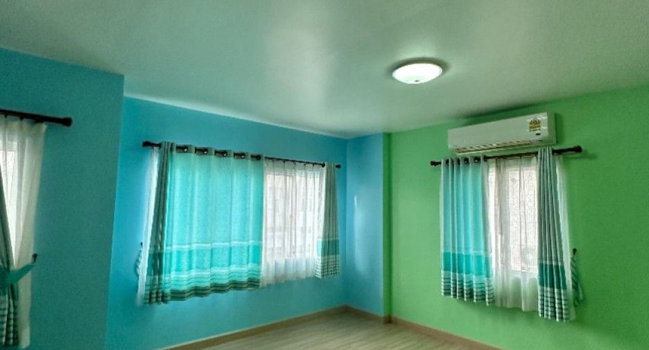 For sale 3 bedrooms house in Si Racha, Chonburi