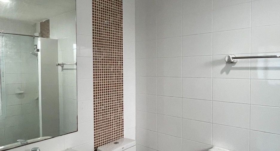 For sale 3 bedrooms house in Si Racha, Chonburi