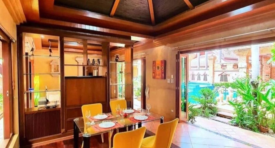 Villa en alquiler y en venta de 3 habitaciones en Mueang Phuket, Phuket
