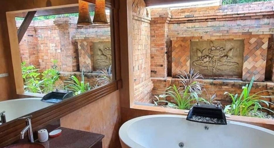 Villa en alquiler y en venta de 3 habitaciones en Mueang Phuket, Phuket