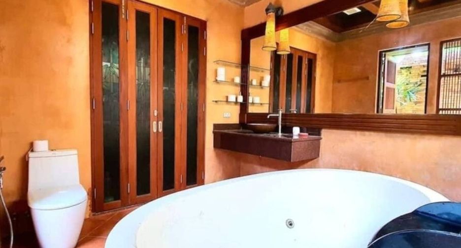 Villa en alquiler y en venta de 3 habitaciones en Mueang Phuket, Phuket