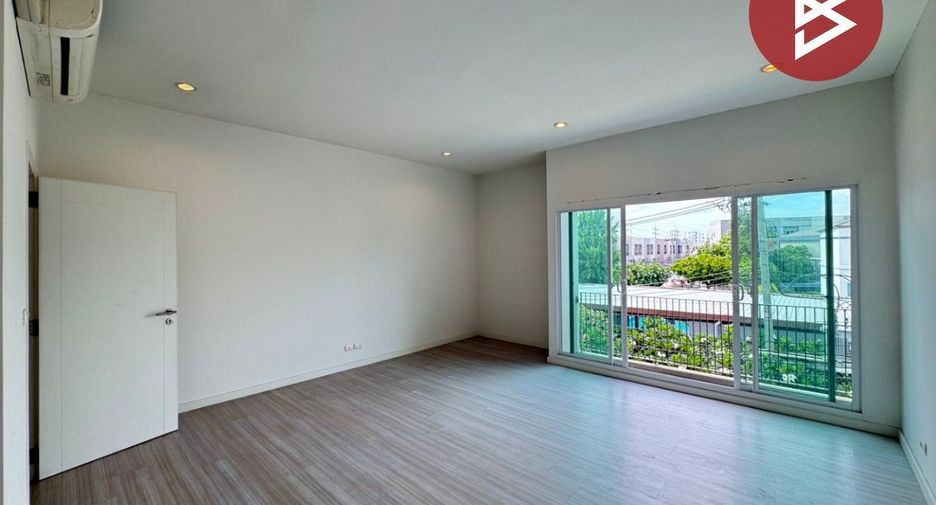 For sale 3 bedrooms townhouse in Pak Kret, Nonthaburi