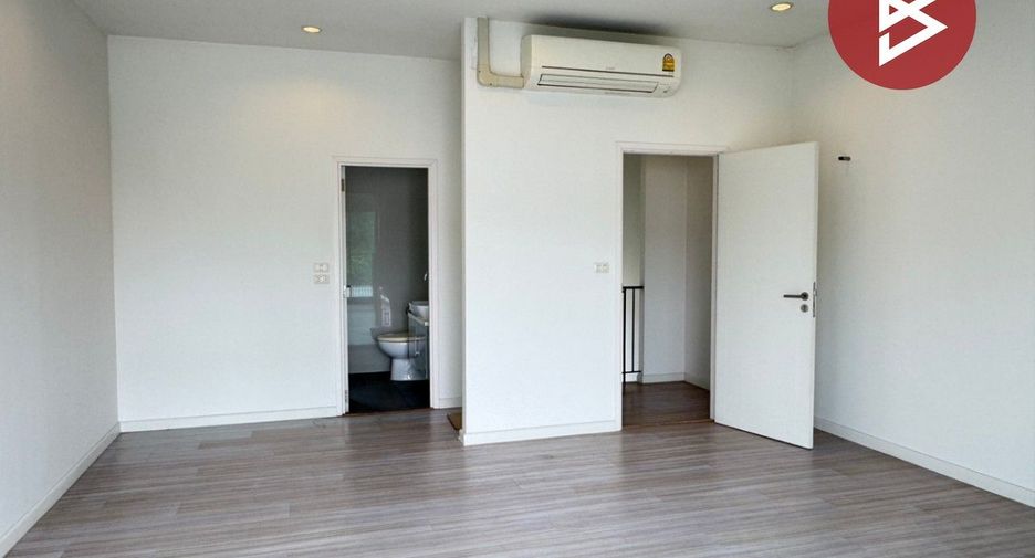 For sale 3 bedrooms townhouse in Pak Kret, Nonthaburi
