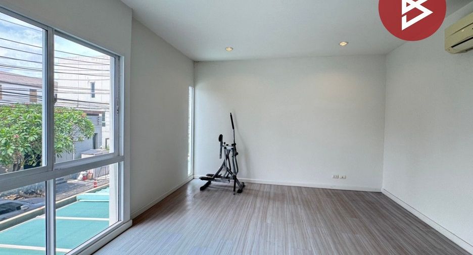 For sale 3 bedrooms townhouse in Pak Kret, Nonthaburi