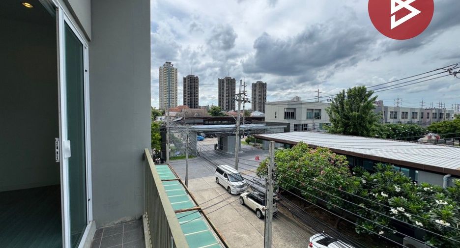 For sale 3 bedrooms townhouse in Pak Kret, Nonthaburi