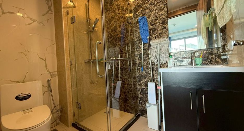 For sale 2 bedrooms condo in South Pattaya, Pattaya