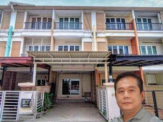 For sale 3 bedrooms townhouse in Lat Phrao, Bangkok
