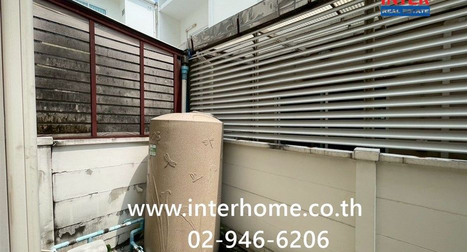 For sale 3 bedrooms townhouse in Suan Luang, Bangkok