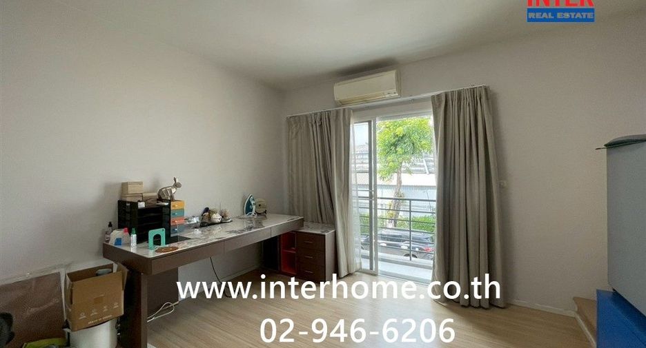 For sale 3 bedrooms townhouse in Suan Luang, Bangkok