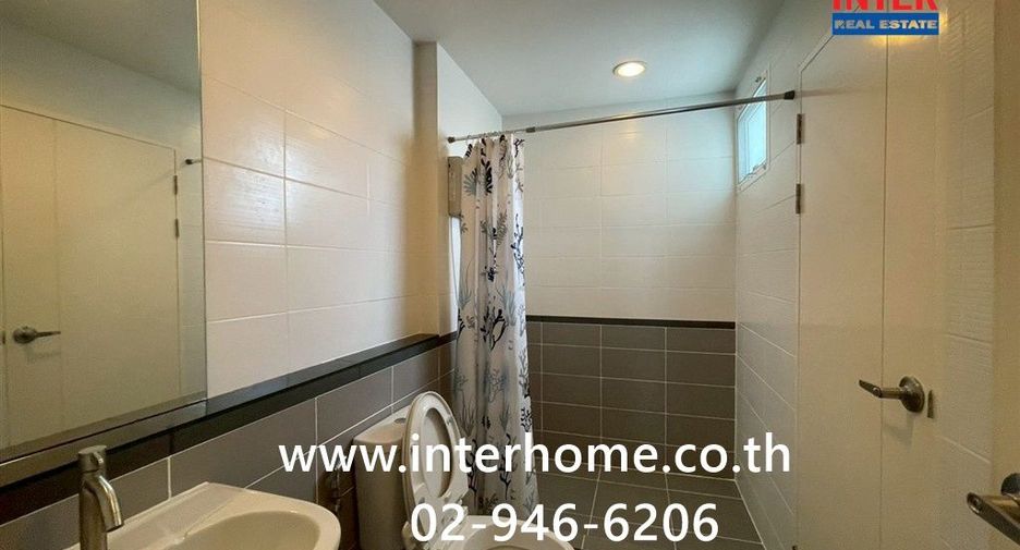 For sale 3 bedrooms townhouse in Suan Luang, Bangkok