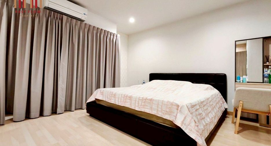 Casa adosada en venta de 3 habitaciones en Wang Thonglang, Bangkok