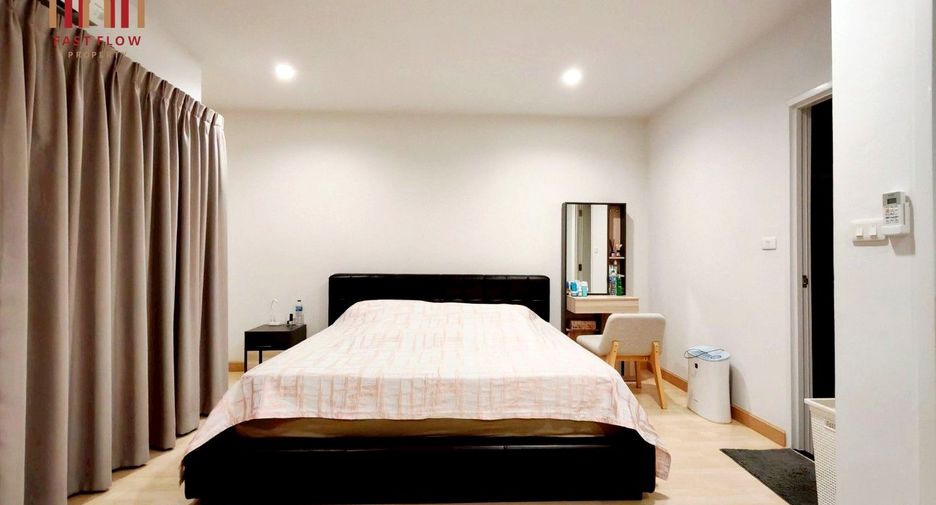 Casa adosada en venta de 3 habitaciones en Wang Thonglang, Bangkok