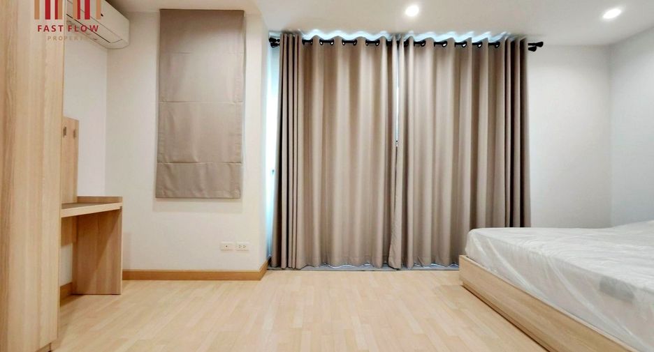 Casa adosada en venta de 3 habitaciones en Wang Thonglang, Bangkok