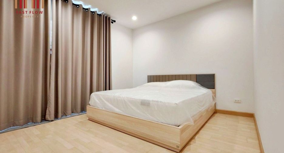 Casa adosada en venta de 3 habitaciones en Wang Thonglang, Bangkok