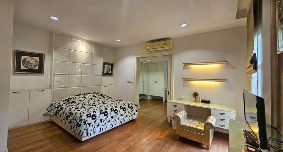 For sale 3 bedrooms house in Mueang Chon Buri, Chonburi