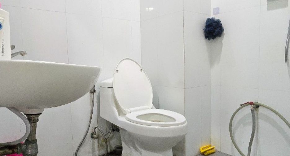 For sale 3 bedrooms townhouse in Mueang Samut Prakan, Samut Prakan