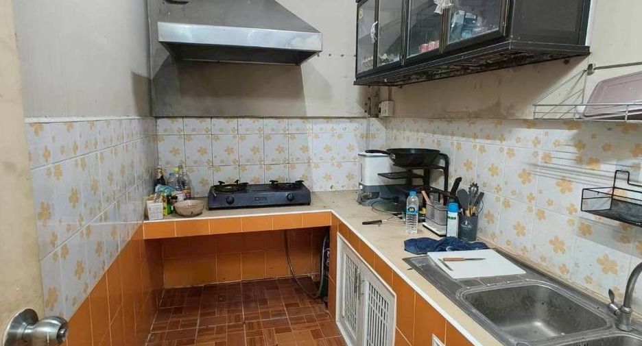 For sale 3 bedrooms townhouse in Mueang Samut Prakan, Samut Prakan