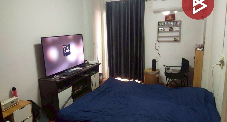 For sale 3 bedrooms townhouse in Mueang Samut Prakan, Samut Prakan