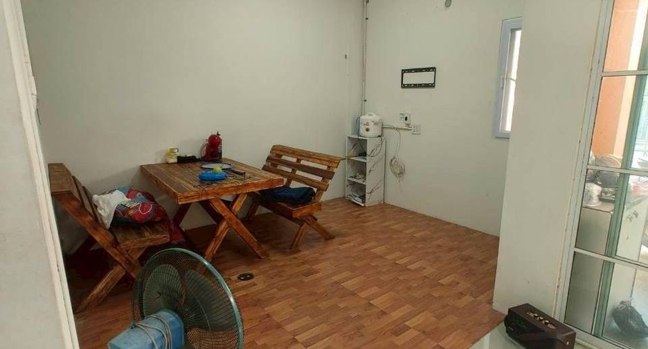 For sale 3 bedrooms townhouse in Mueang Samut Prakan, Samut Prakan