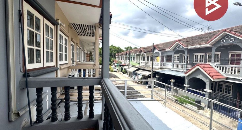 For sale 4 bedrooms townhouse in Sai Mai, Bangkok