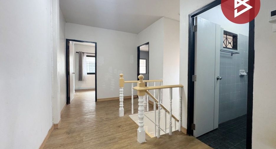 For sale 4 bedrooms townhouse in Sai Mai, Bangkok