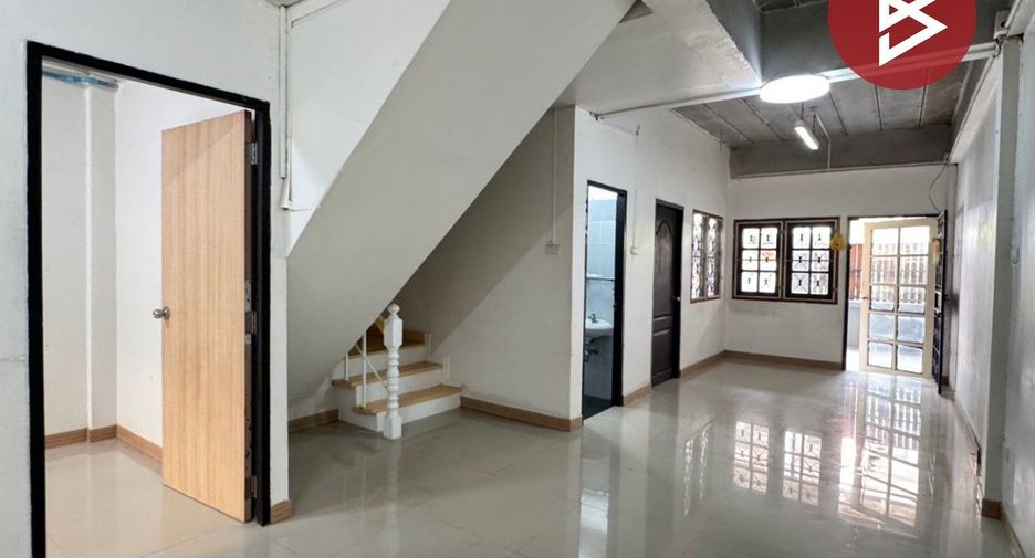 For sale 4 bedrooms townhouse in Sai Mai, Bangkok