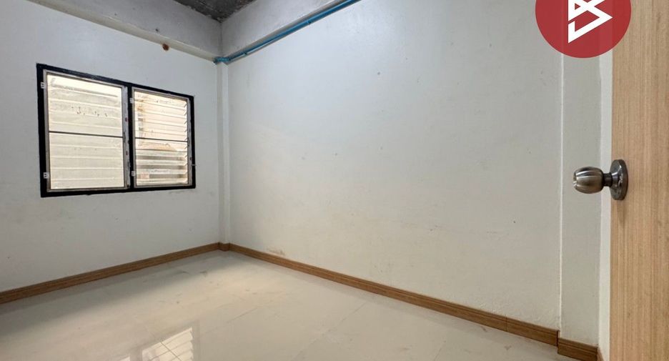 For sale 4 bedrooms townhouse in Sai Mai, Bangkok