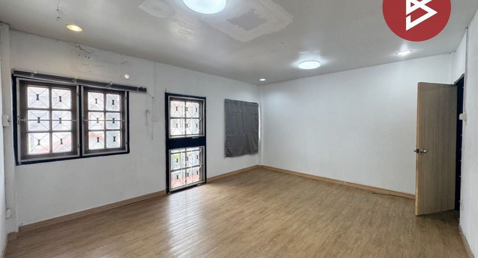 For sale 4 bedrooms townhouse in Sai Mai, Bangkok