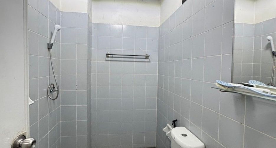 For sale 4 bedrooms townhouse in Sai Mai, Bangkok