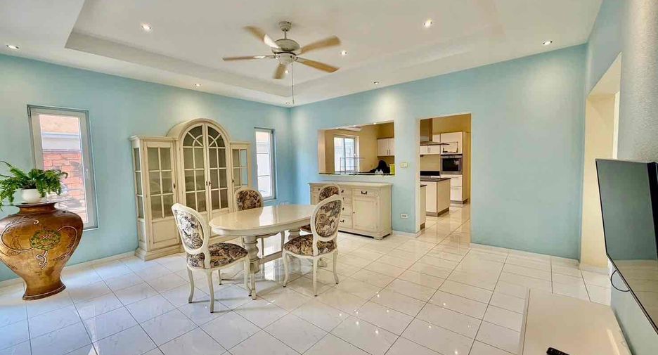 Villa zum Kauf und zur Miete mit 4 Zimmer in East Pattaya, Pattaya