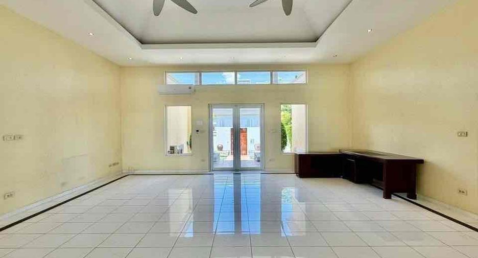 Villa zum Kauf und zur Miete mit 4 Zimmer in East Pattaya, Pattaya