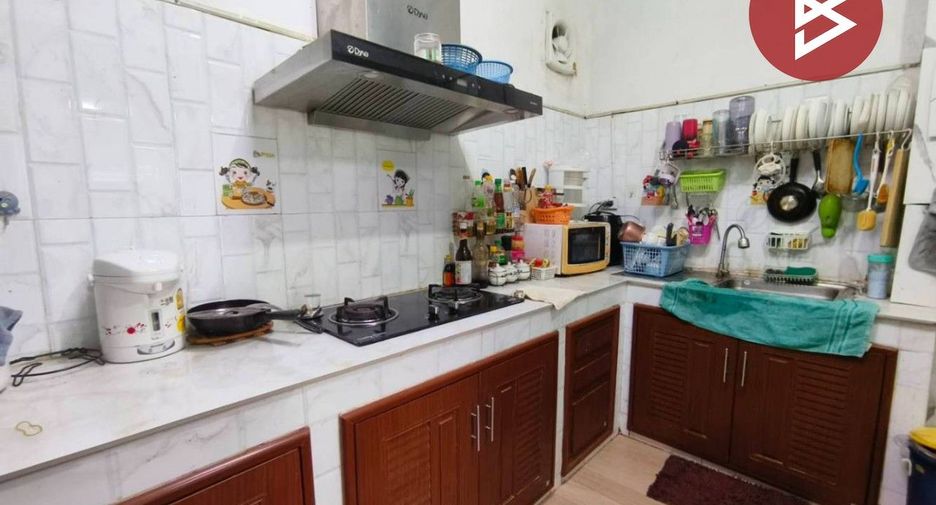 Casa adosada en venta de 3 habitaciones en Bang Phli, Samut Prakan