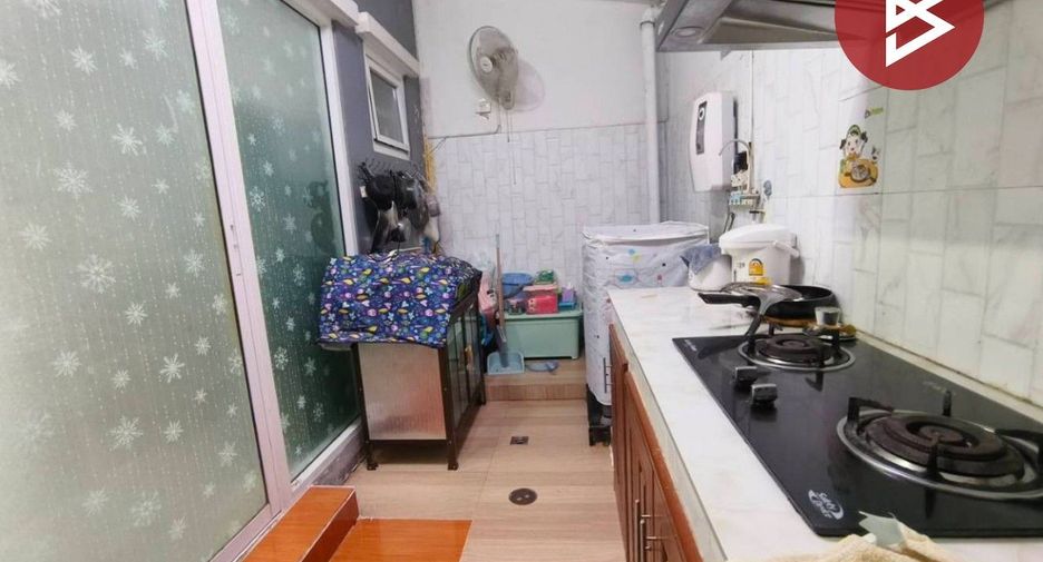 Casa adosada en venta de 3 habitaciones en Bang Phli, Samut Prakan