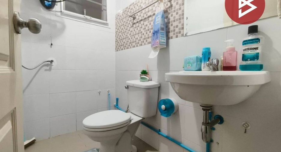 Casa adosada en venta de 3 habitaciones en Bang Phli, Samut Prakan
