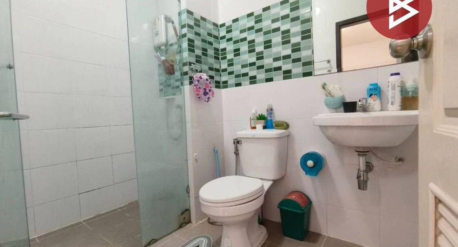 Casa adosada en venta de 3 habitaciones en Bang Phli, Samut Prakan