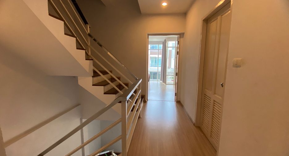 Casa adosada en venta de 3 habitaciones en Jomtien, Pattaya