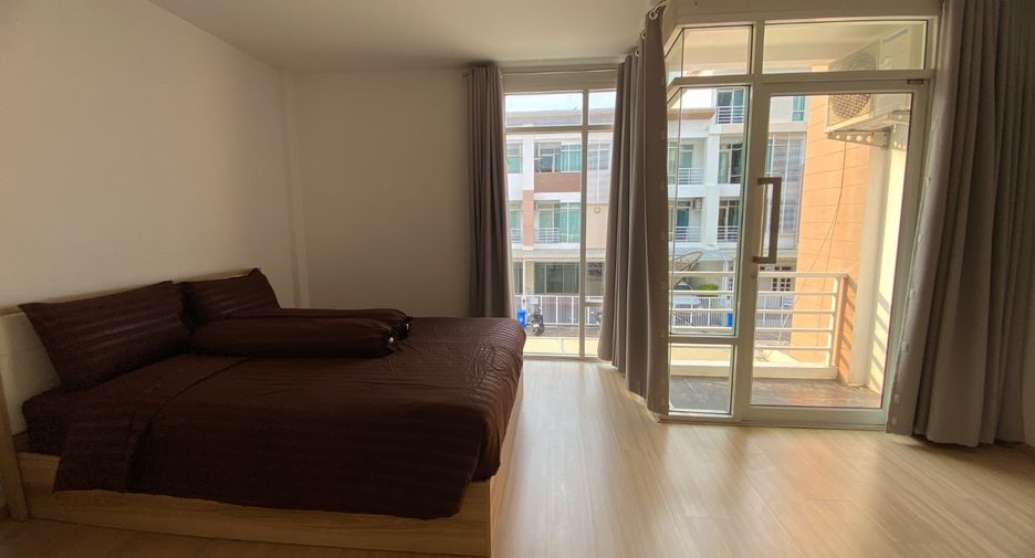 Casa adosada en venta de 3 habitaciones en Jomtien, Pattaya