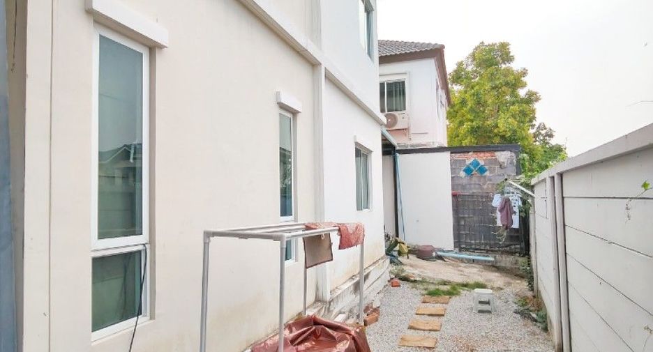 À vendre 4 chambres maison de ville à Bang Bo, Samut Prakan