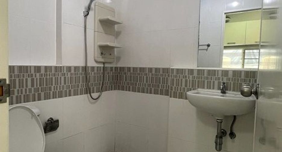 For sale 4 bedrooms townhouse in Pak Kret, Nonthaburi