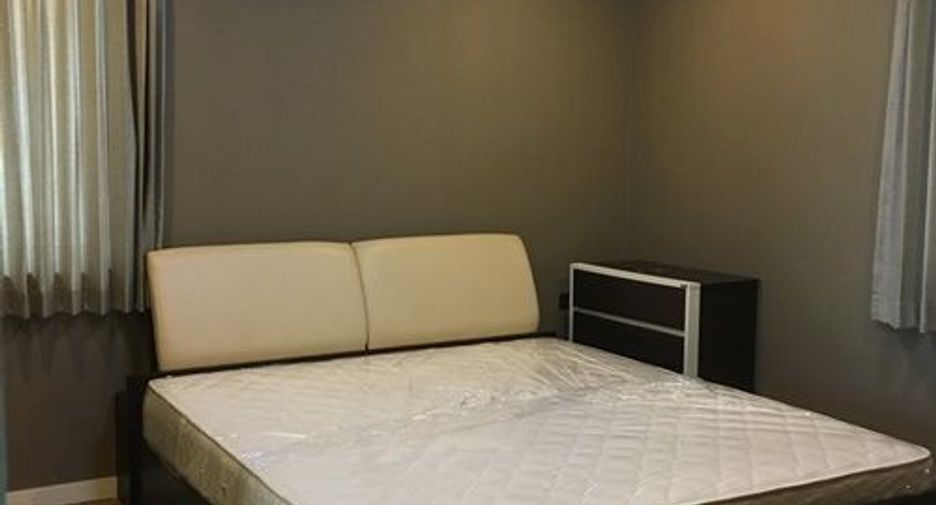 For sale 3 bedrooms house in Bang Kapi, Bangkok