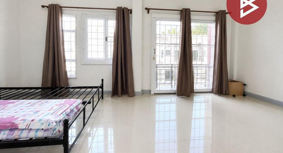 For sale 3 bedrooms townhouse in Mueang Chon Buri, Chonburi