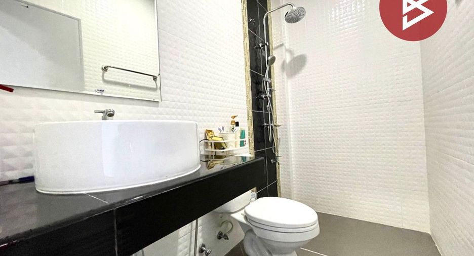 For sale 3 bedrooms townhouse in Mueang Chon Buri, Chonburi